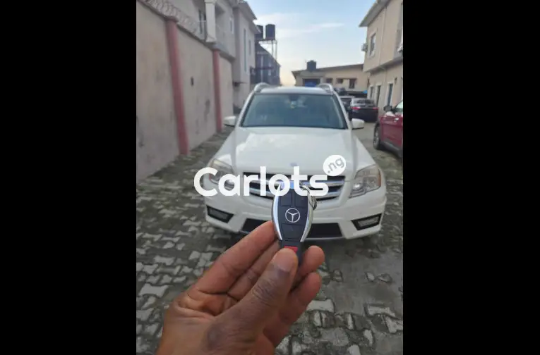 FIRST BODY FOREIGN USE MERCEDES BENZ GLK - 2011 MODEL