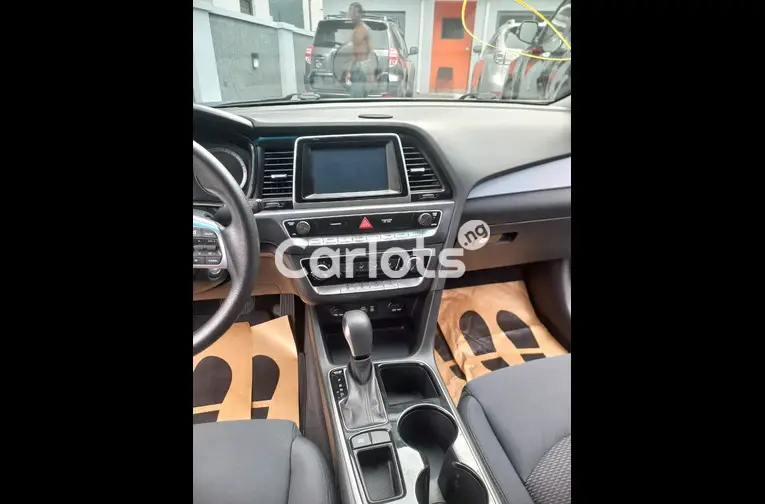 NEW ARRIVAL FOREIGN USED 2018 HYUNDAI SONATA SE - 2
