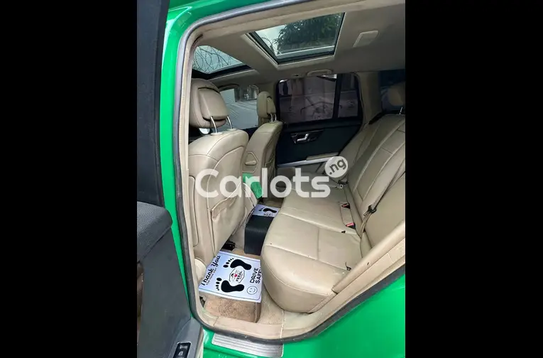 Nigerian Used 2010 MERCEDES BENZ GLK 350 4Matic for sale in Lekki, Lagos - photo 4 of 7