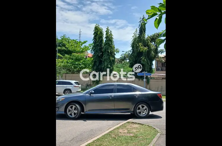 Nigerian used Toyota Camry 2014 with custom duty for sale in Abuja, FCT - thumbnail 2