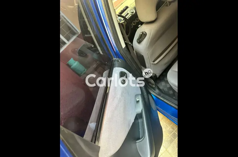Foreign Used 2007 HONDA JAZZ for sale in Kano - thumbnail 5