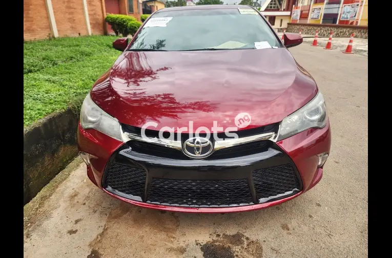 NEW ARRIVAL FOREIGN USED 2017 TOYOTA CAMRY SE
