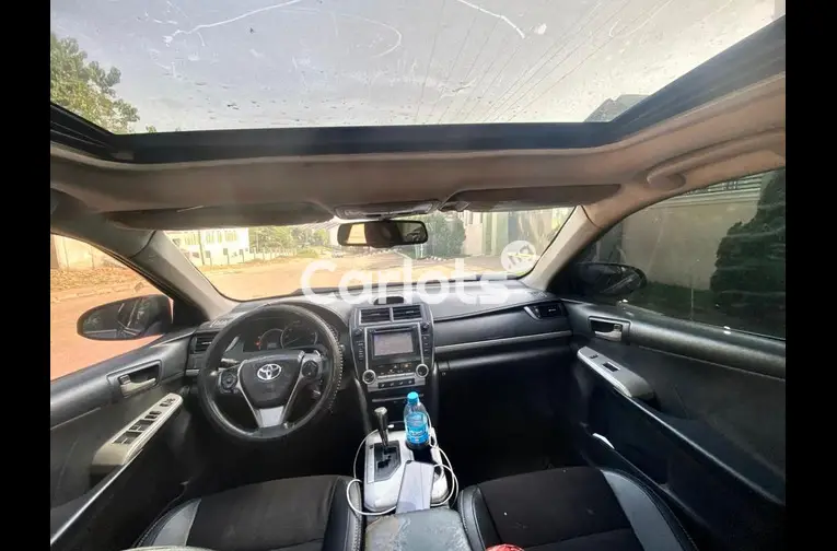 Nigerian Used 2013 TOYOTA CAMRY SE for sale in Abuja, FCT - photo 2 of 5