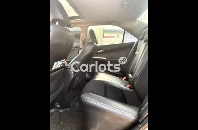 Nigerian Used 2013 TOYOTA CAMRY SE for sale in Abuja, FCT - photo 3 of 5
