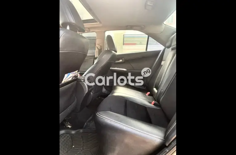 2013 TOYOTA CAMRY SE - 3/5