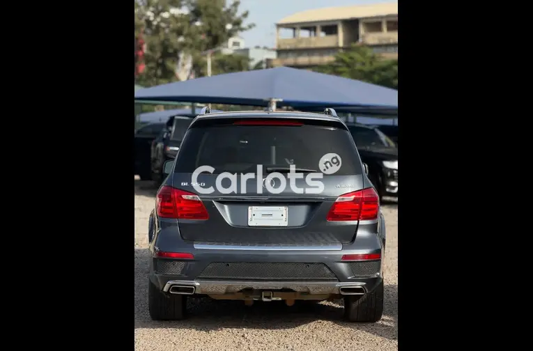 Clean 2013 Mercedes GL 550 - 7/7