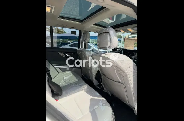 Foreign Used 2014 Mercedes GLK 350 for sale in Garki, FCT - photo 3 of 7