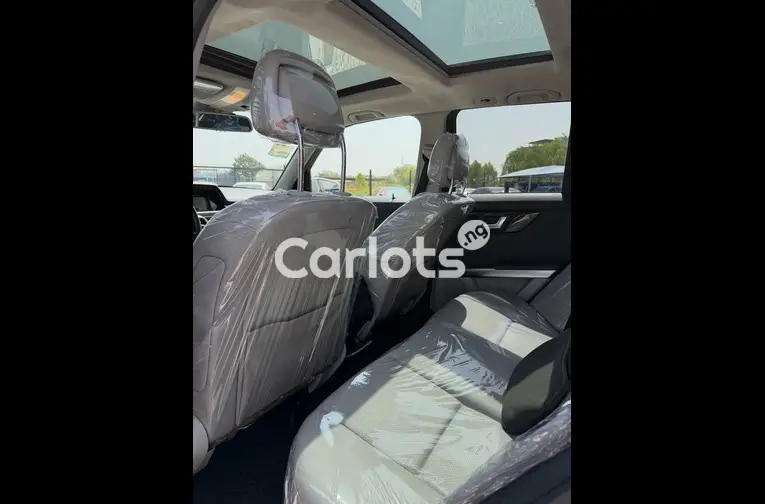 Foreign Used 2014 Mercedes GLK 350 for sale in Garki, FCT - photo 4 of 7