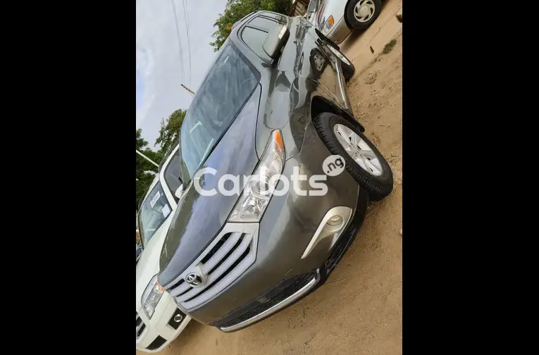 Nigerian Used 2013 TOYOTA HIGHLANDER for sale in Kaduna - thumbnail 2