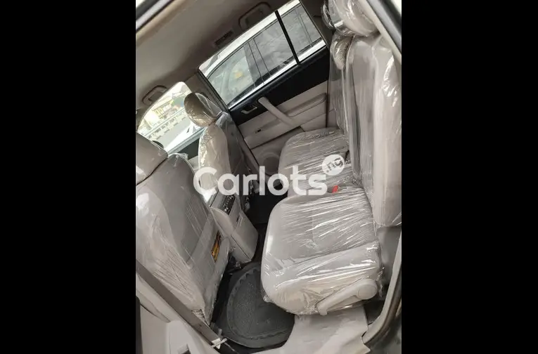 Nigerian Used 2013 TOYOTA HIGHLANDER for sale in Kaduna - photo 4 of 7