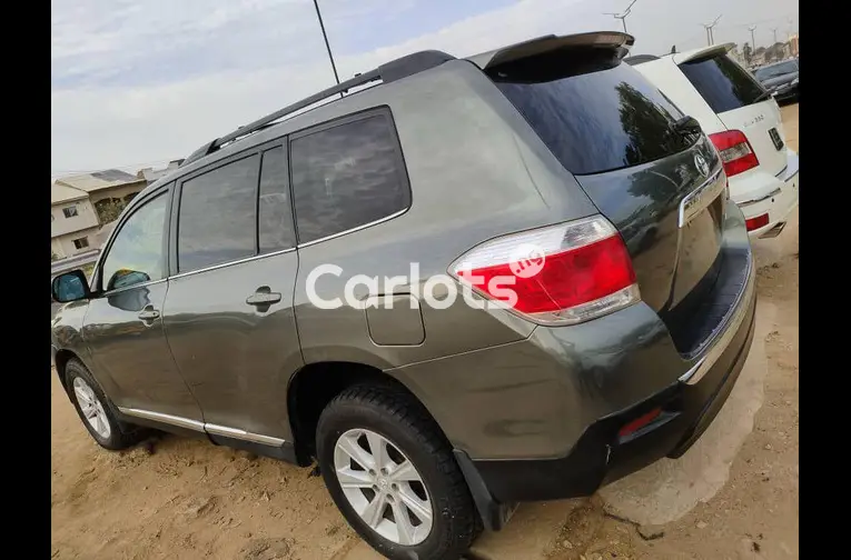 Nigerian Used 2013 TOYOTA HIGHLANDER for sale in Kaduna - thumbnail 6