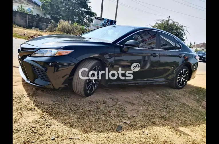 FOREIGN USED 2019 TOYOTA CAMRY SE for sale in Abuja, FCT - photo 2 of 7