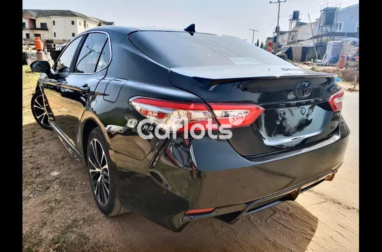 FOREIGN USED 2019 TOYOTA CAMRY SE for sale in Abuja, FCT - photo 6 of 7