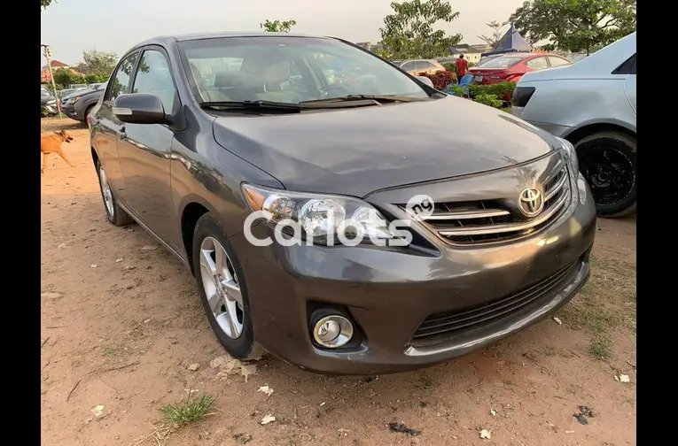 2013 TOYOTA COROLLA LE