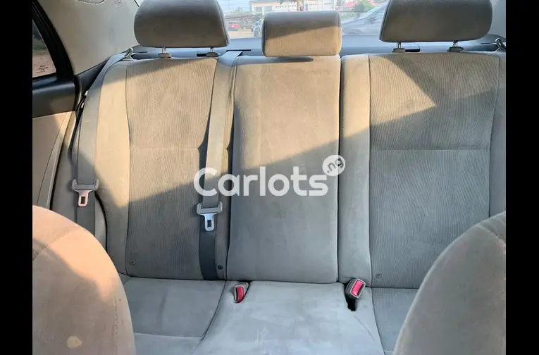 Nigerian Used 2013 TOYOTA COROLLA LE for sale in Abuja, FCT - thumbnail 5