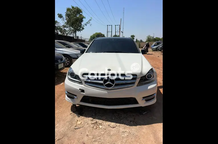 Nigerian Used 2012 MERCEDES BENZ C300 for sale in Kaduna - thumbnail 2