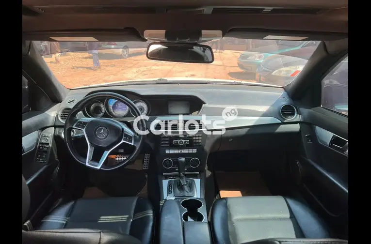 Nigerian Used 2012 MERCEDES BENZ C300 for sale in Kaduna - photo 4 of 7