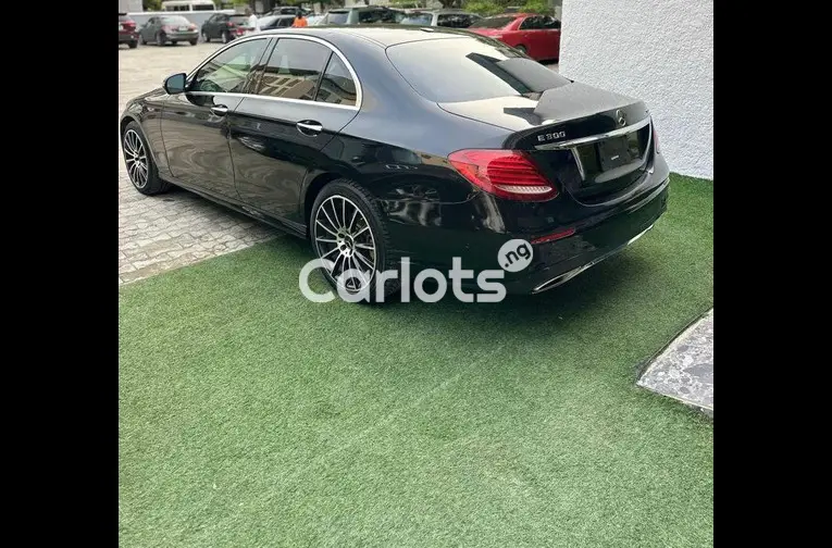 2017 MERCEDES BENZ E300 4MATIC for sale in Lagos, Lagos - photo 6 of 6