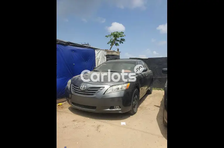 2007 Toyota Camry LE (gray)