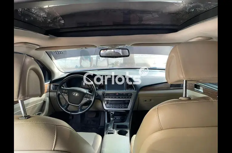 DISTRESS SALE 2015 HYUNDAI SONATA LIMITED FULL OPTION for sale in Abuja