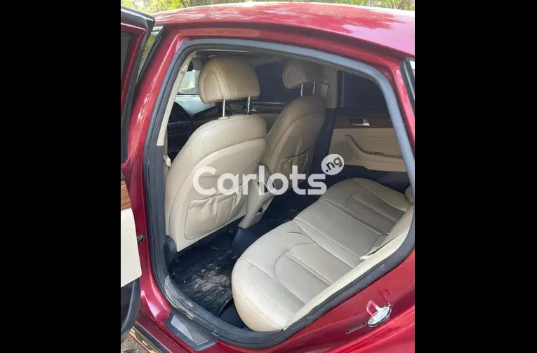 Nigerian Used DISTRESS SALE 2015 HYUNDAI SONATA LIMITED FULL OPTION for sale in Abuja, FCT - thumbnail 3