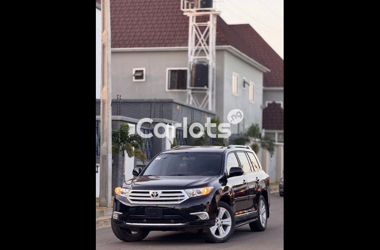 TOKS STANDARD 2012 TOYOTA HIGHLANDER for sale in Kaduna
