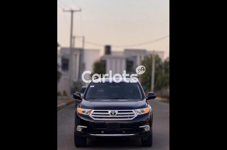 Nigerian Used TOKS STANDARD 2012 TOYOTA HIGHLANDER for sale in Kaduna - photo 2 of 7