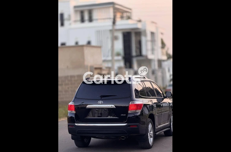 Nigerian Used TOKS STANDARD 2012 TOYOTA HIGHLANDER for sale in Kaduna - photo 6 of 7