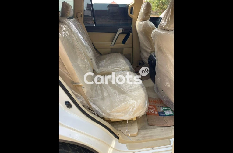 Nigerian Used Registered 2016 Toyota Land Cruiser Prado for sale in Abuja, FCT - photo 3 of 5