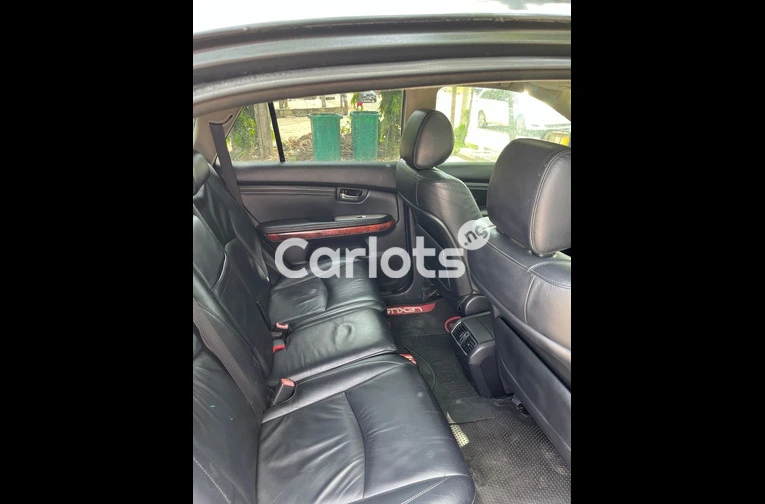 Nigerian Used TOKS STANDARD 2004 LEXUS RX330 for sale in Amuwo Odofin, Lagos - photo 3 of 7