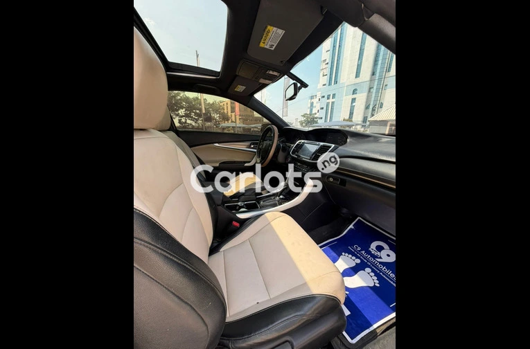 Clean used Honda Accord Coupe 2016 model V6 engine for sale in Abuja, FCT - photo 1 of 6