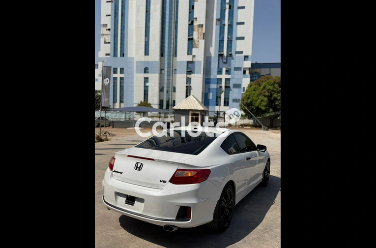Clean used Honda Accord Coupe 2016 model V6 engine for sale in Abuja, FCT - photo 5 of 6