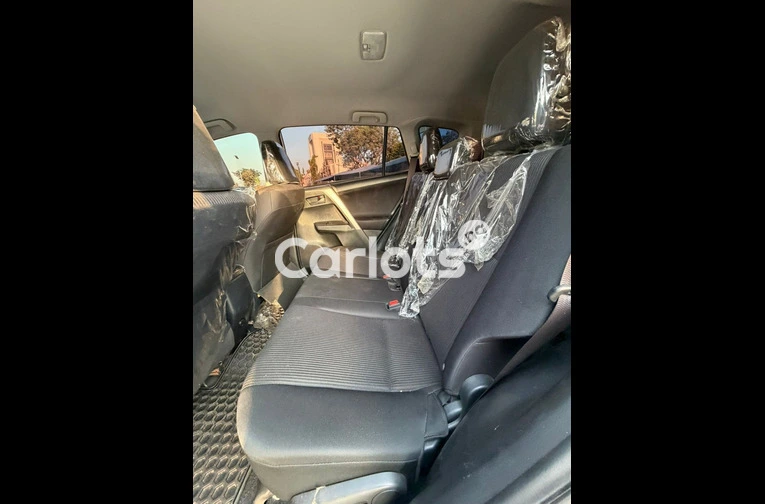 Foreign used Toyota RAV4 2016 model with duty - 1/7
