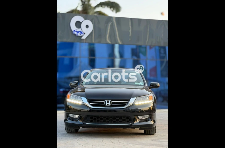 Foreign used Honda Accord 2015 model V6 - 1/7