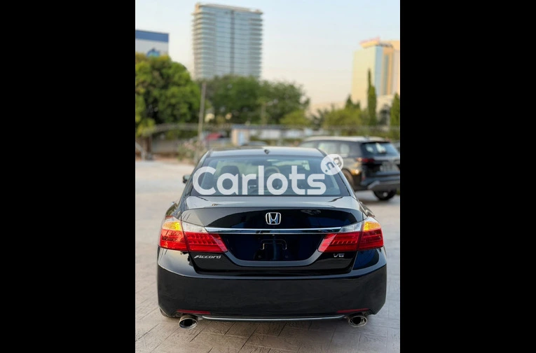 Foreign used Honda Accord 2015 model V6 for sale in Abuja, FCT - thumbnail 5