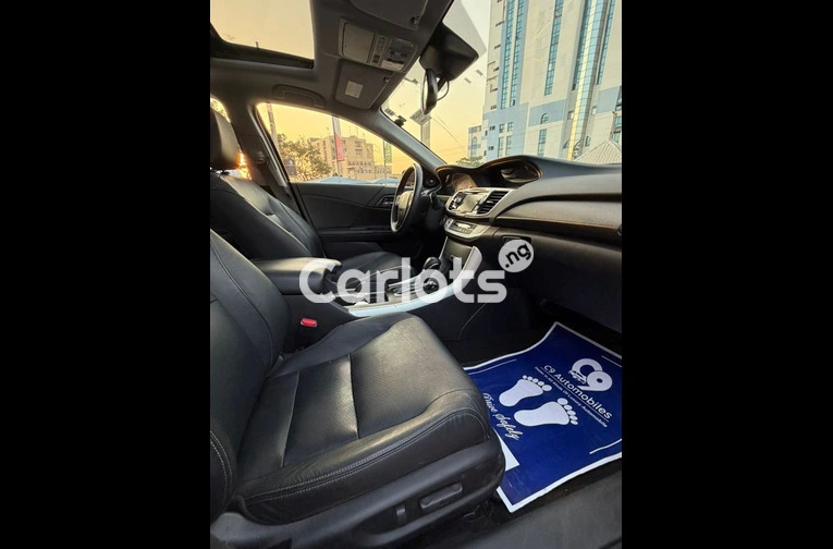 Foreign used Honda Accord 2015 model V6 for sale in Abuja, FCT - thumbnail 6