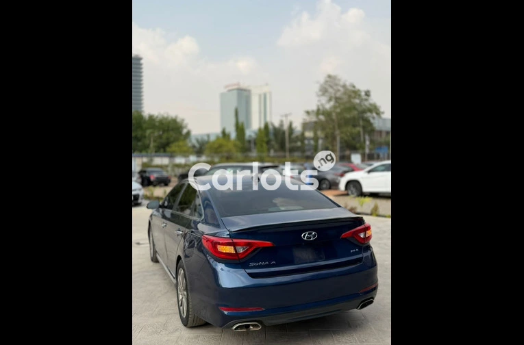 Used HYUNDAI Sonata 2015 model Keyless with duty for sale in Abuja, FCT - photo 4 of 6