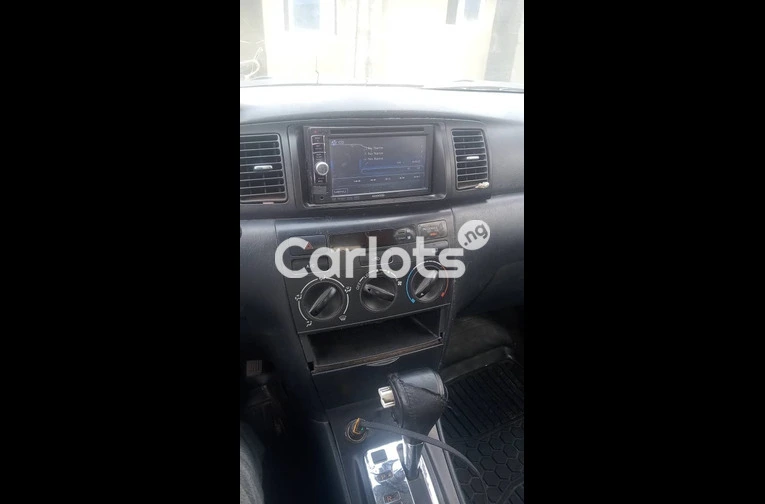 UBER STANDARD 2005 TOYOTA COROLLA SPORT - 2