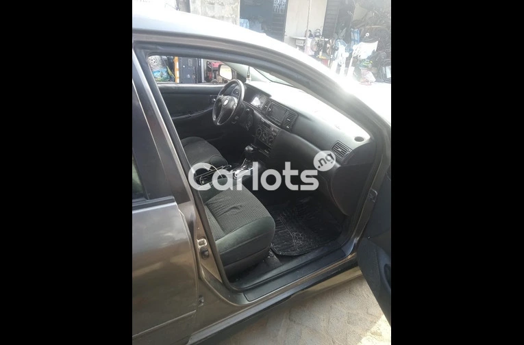 UBER STANDARD 2005 TOYOTA COROLLA SPORT - 3