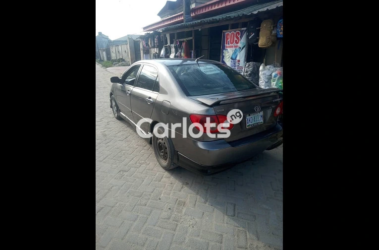 UBER STANDARD 2005 TOYOTA COROLLA SPORT - 5