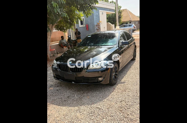 Nigerian Used 2012 BMW 5 SERIES 528i FOR SALE in Abuja - photo 3 of 6