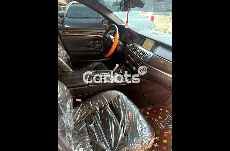 Nigerian Used 2012 BMW 5 SERIES 528i FOR SALE in Abuja - photo 5 of 6