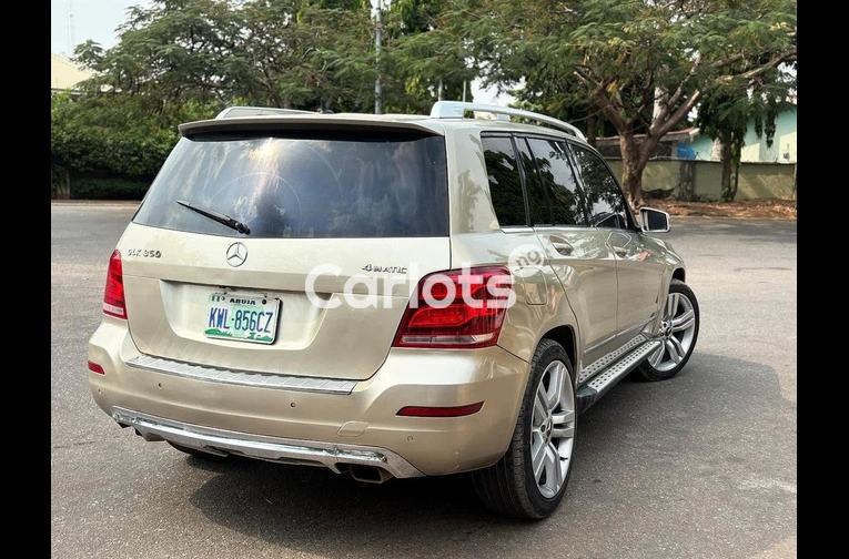 EXTREMELY CLEAN NIGERIAN USED MERCEDES BENZ GLK 350 2013 MODEL for sale in Abuja, FCT - photo 2 of 6