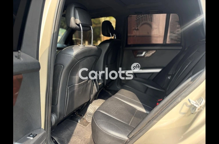 EXTREMELY CLEAN NIGERIAN USED MERCEDES BENZ GLK 350 2013 MODEL for sale in Abuja, FCT - photo 5 of 6