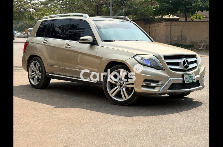 EXTREMELY CLEAN NIGERIAN USED MERCEDES BENZ GLK 350 2013 MODEL for sale in Abuja, FCT - thumbnail 6