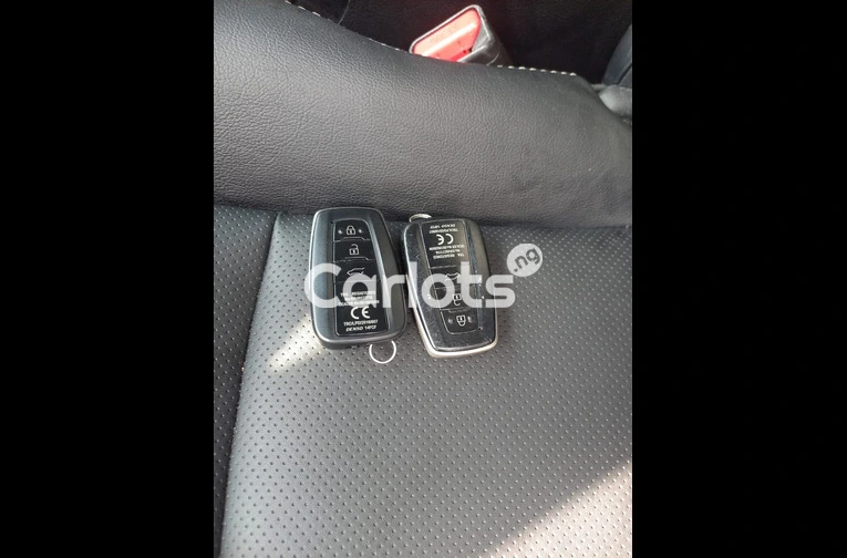 FOREIGN USED 2018 TOYOTA LANDCRUISER PRADO VX-L for sale in Lagos - thumbnail 2