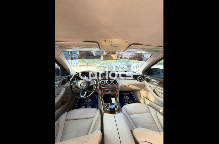 EXTREMELY CLEAN NIGERIAN USED MERCEDES BENZ C300 - 4/6