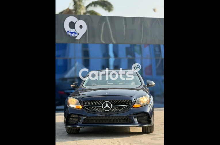 EXTREMELY CLEAN NIGERIAN USED MERCEDES BENZ C300 for sale in Abuja, FCT - photo 6 of 6