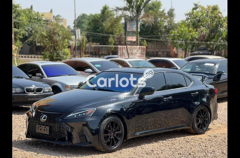 Nigerian Used Lexus IS 250 2008 for sale in Kaduna - thumbnail 3