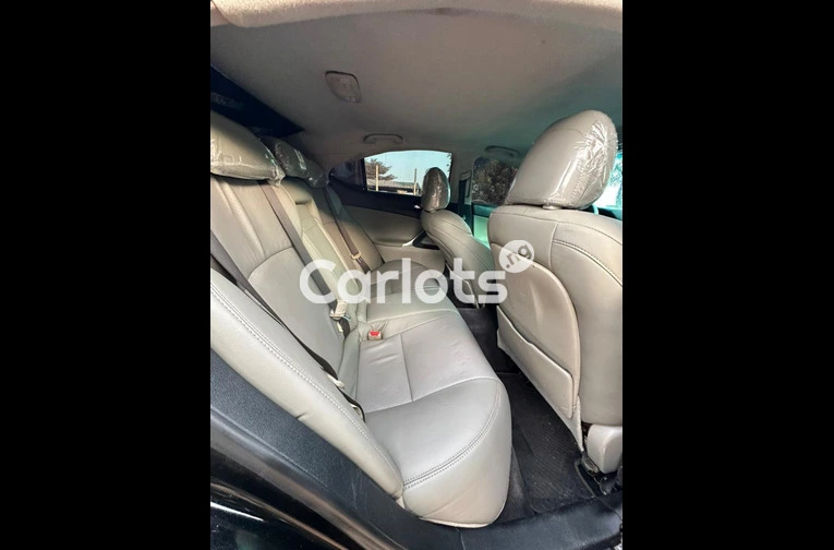 Nigerian Used Lexus IS 250 2008 for sale in Kaduna - photo 5 of 7